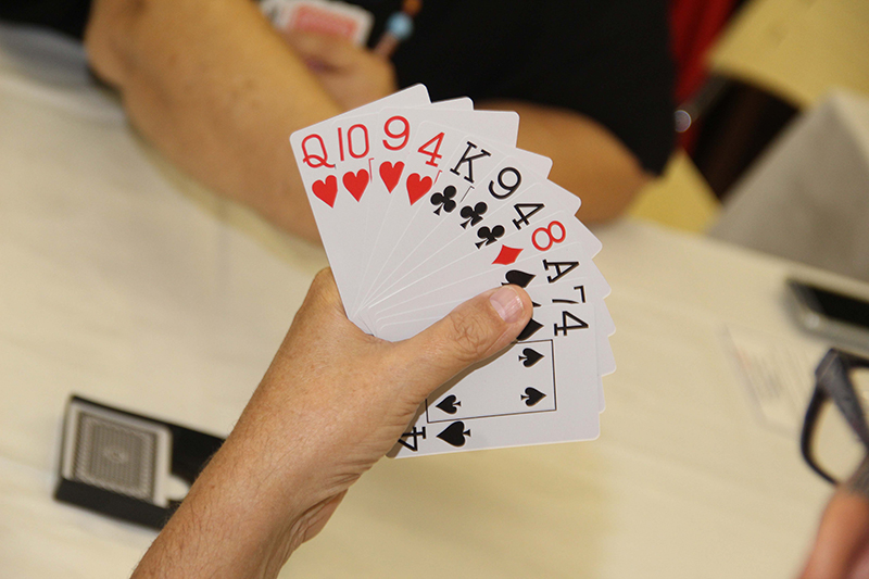 Canastra – Jogo popular de cartas grátis. Convide seus amigos e